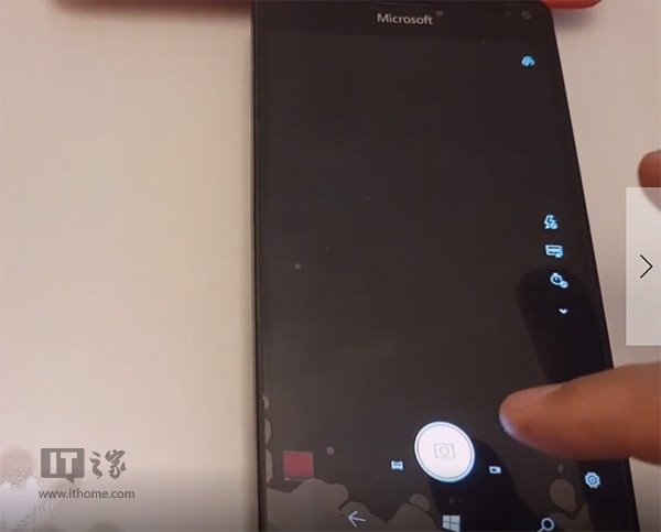 Win10 Mobile锁屏泄密：小心你的照片被偷窥
